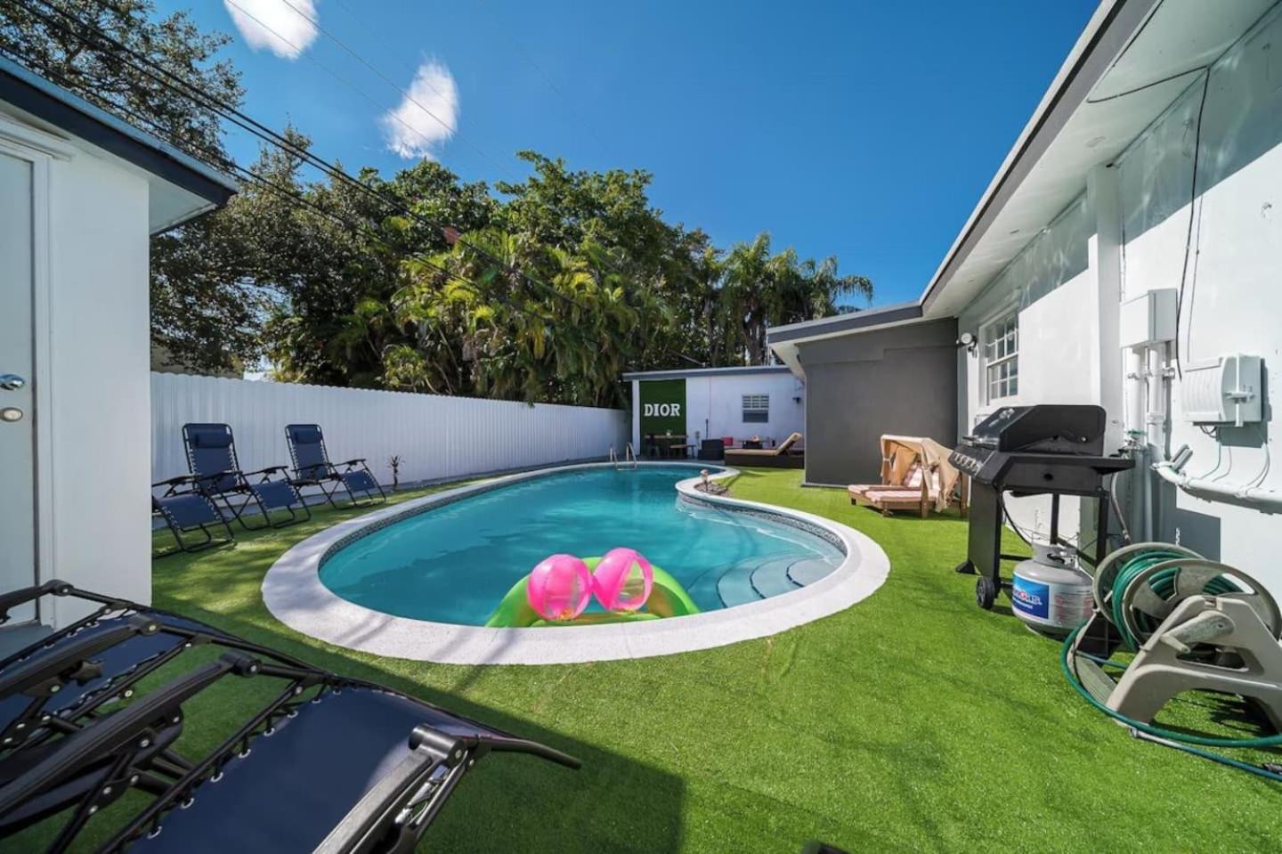 Holiday home Spacious With Heated Pool *