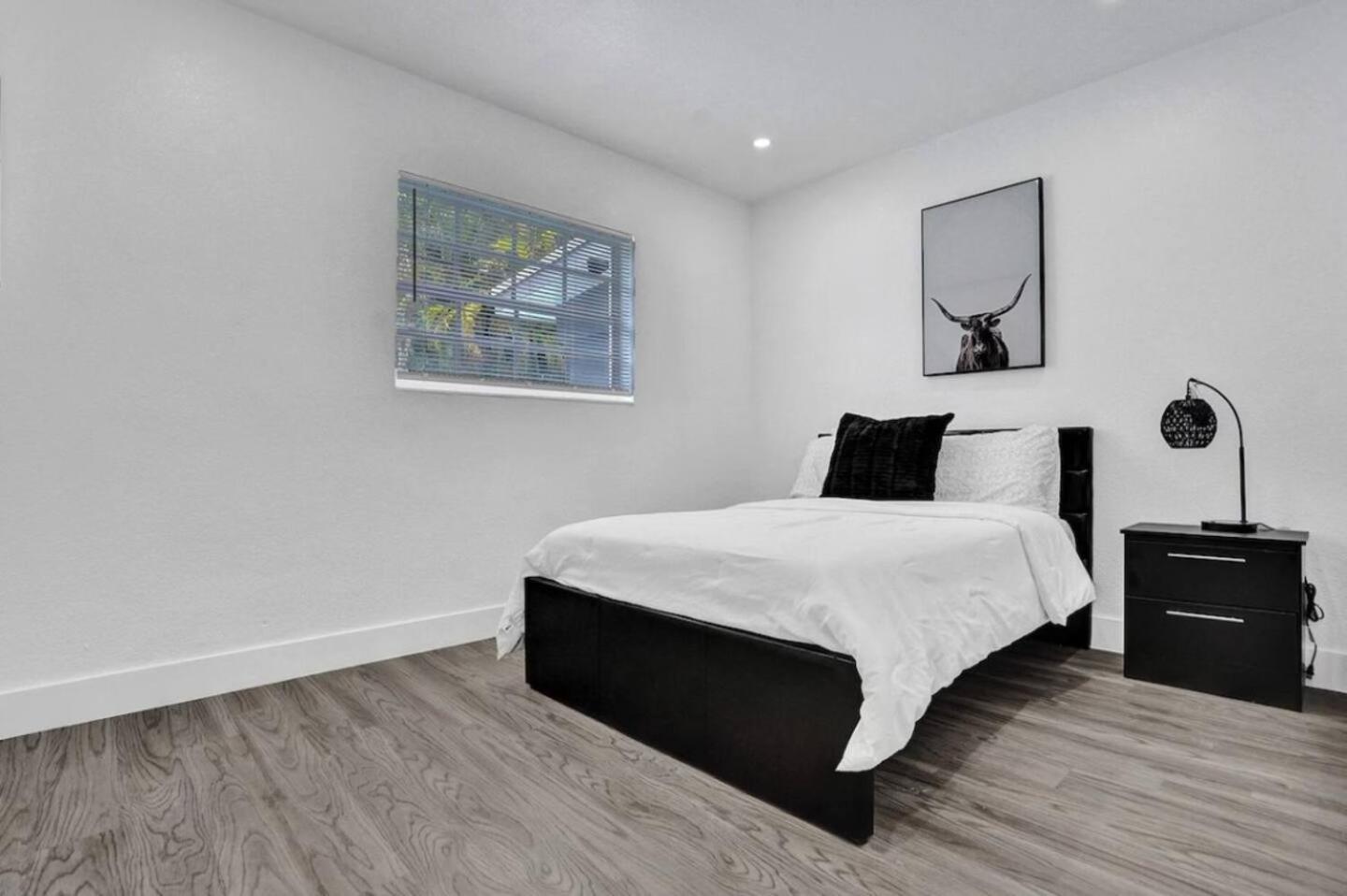 Spacious With Heated Pool *